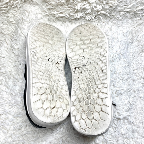 Oversized Platform Lace Up Chunky Low Top Sneakers - Picture 9 of 9